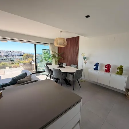 Modern Sea View 3 Bedroom Lejlighed Estepona