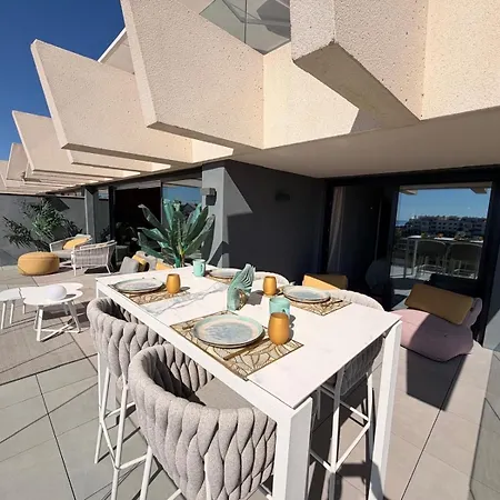 Modern Sea View 3 Bedroom *
