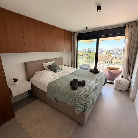 Modern Sea View 3 Bedroom Lejlighed Estepona