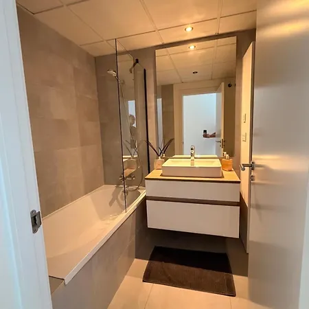 Modern Sea View 3 Bedroom Lejlighed