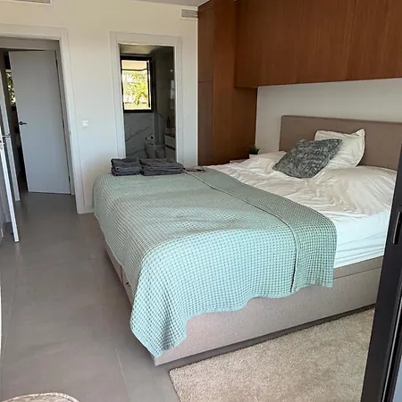 Lejlighed Modern Sea View 3 Bedroom *