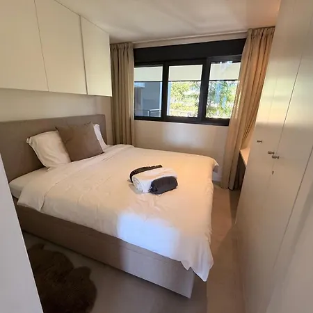 Modern Sea View 3 Bedroom Lejlighed *